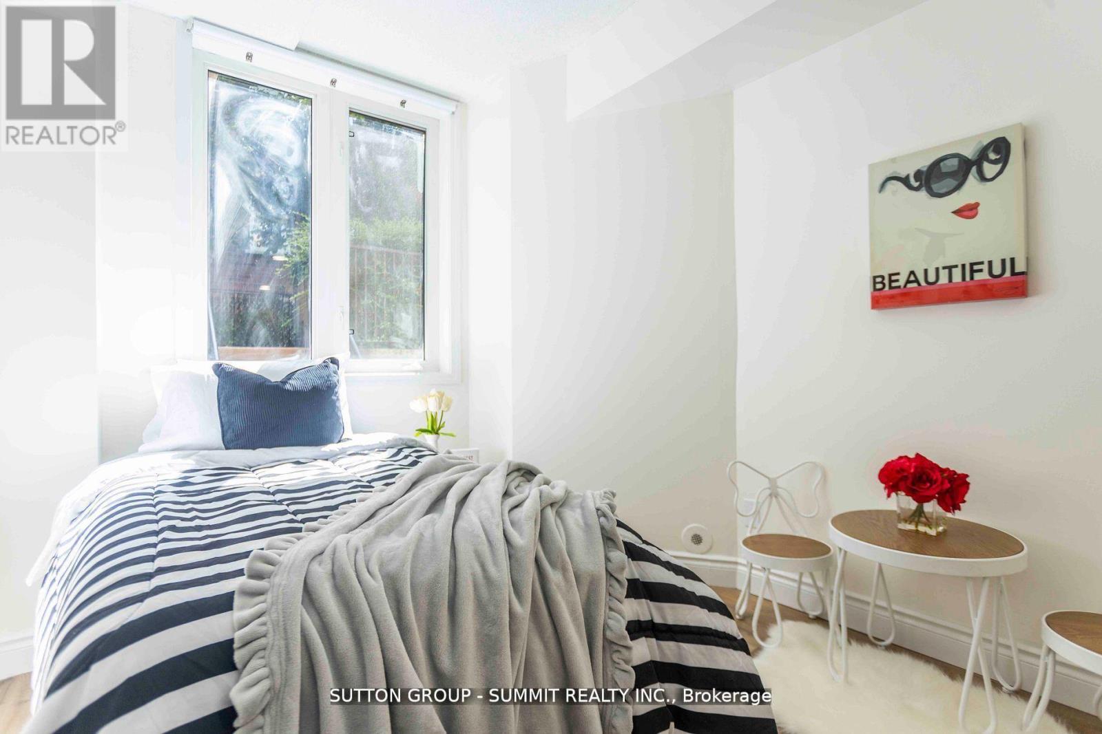 421 - 12 Douro Street Property Photo 13