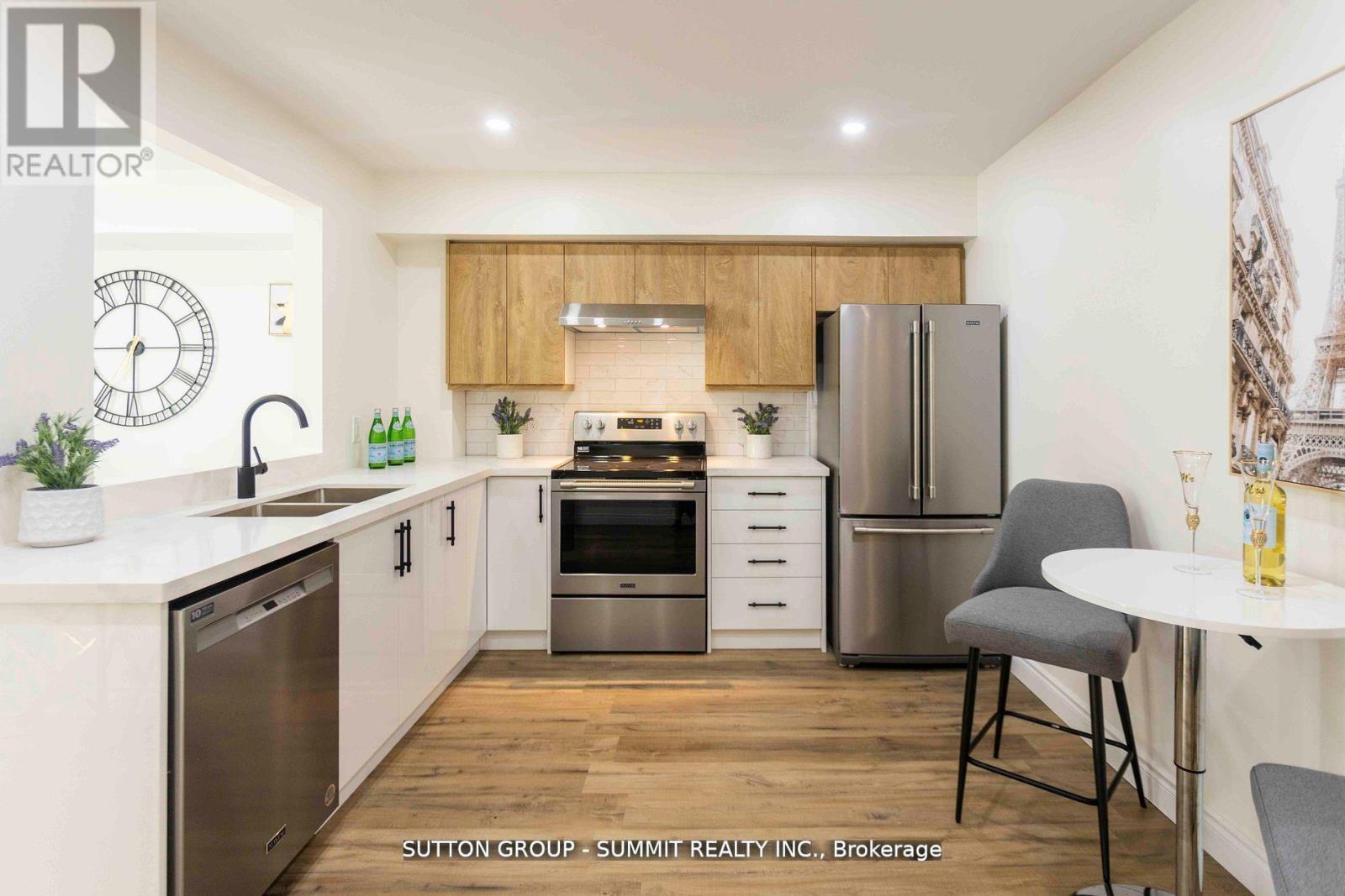 421 - 12 Douro Street Property Photo 20