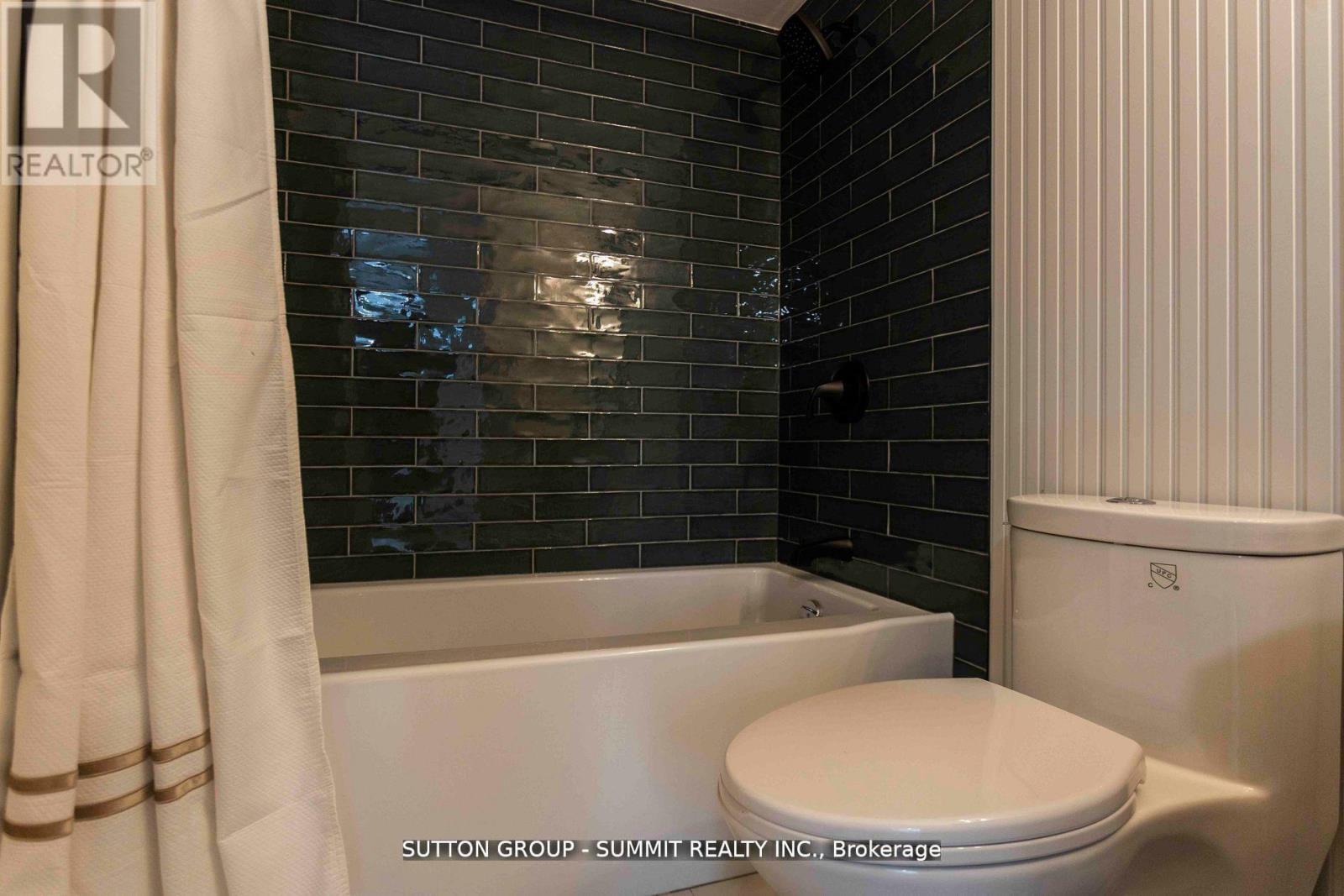 421 - 12 Douro Street Property Photo 21