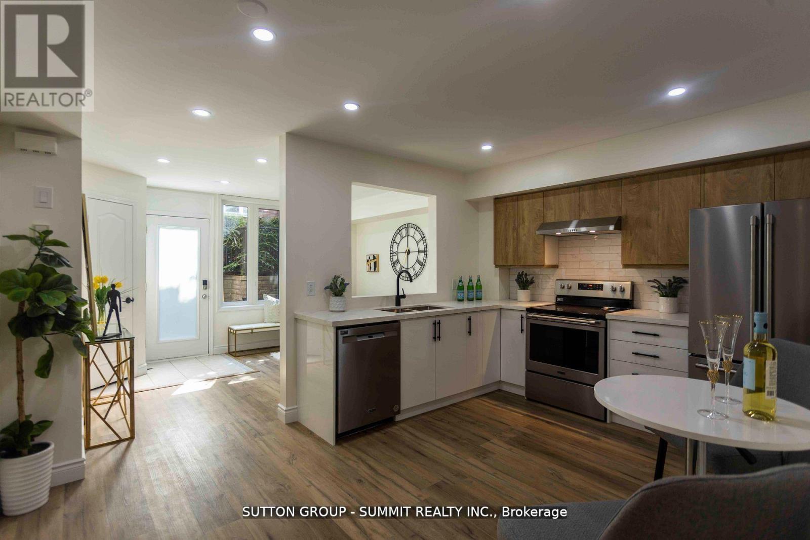 421 - 12 Douro Street Property Photo 24