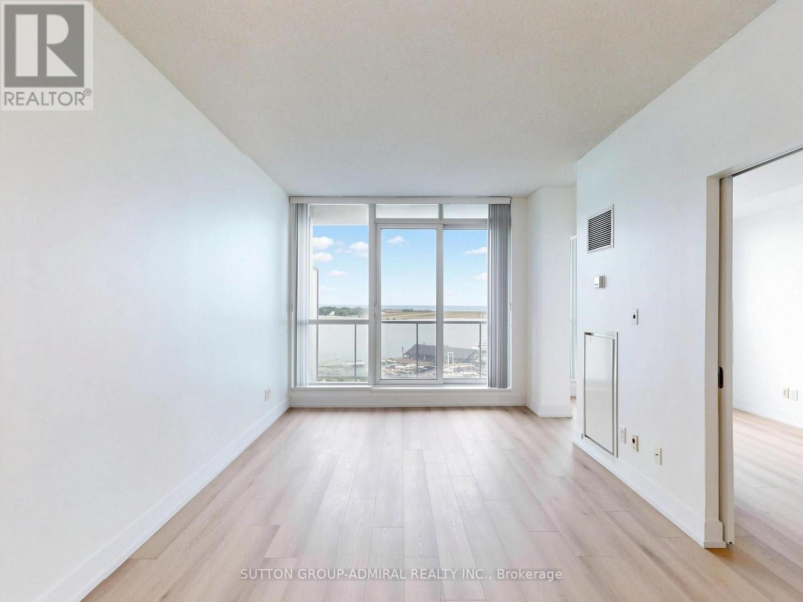 1410 - 218 Queens Quay W Property Photo 2