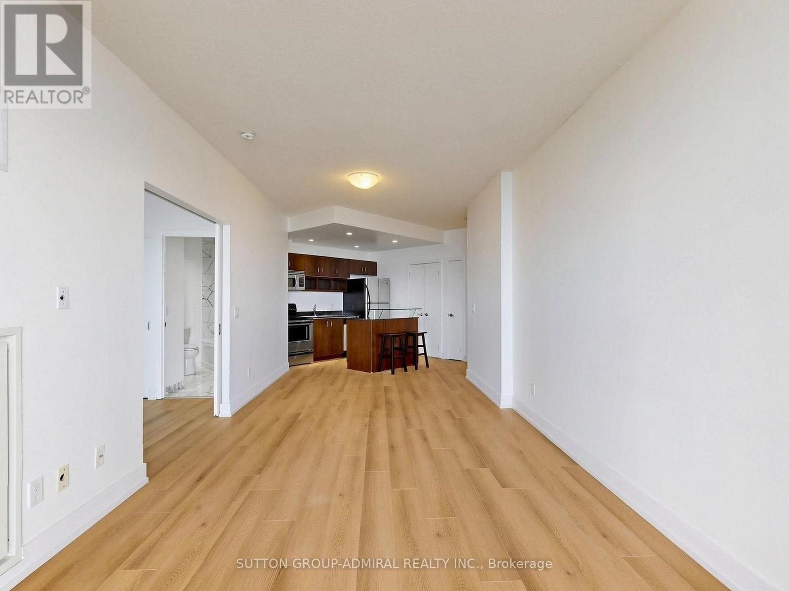 1410 - 218 Queens Quay W Property Photo 4