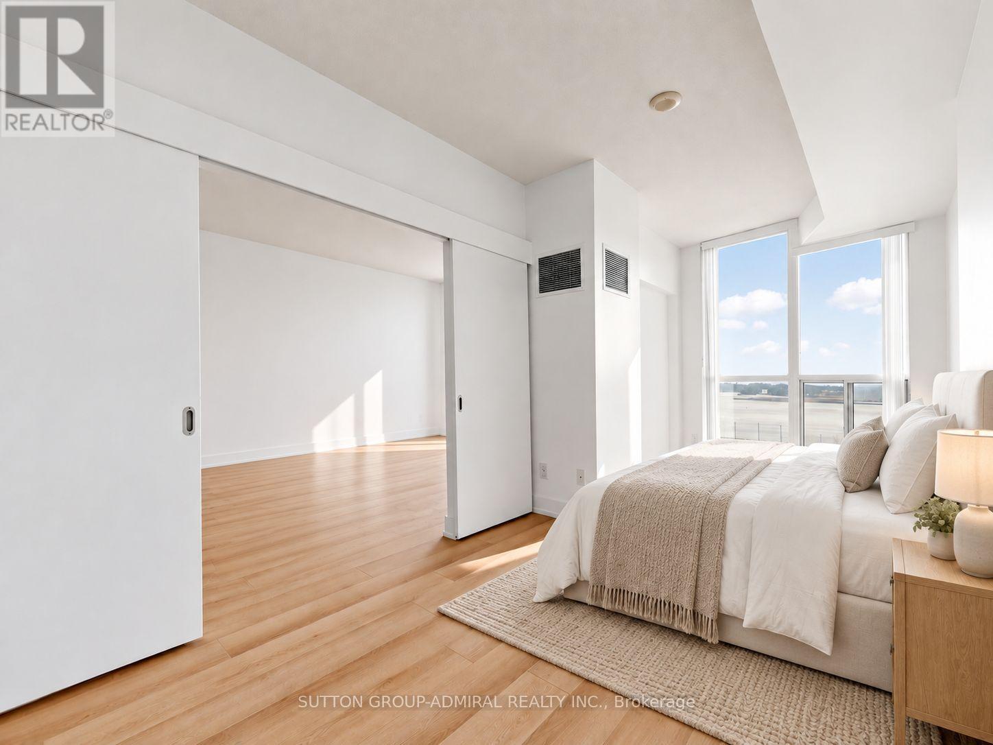 1410 - 218 Queens Quay W Property Photo 9