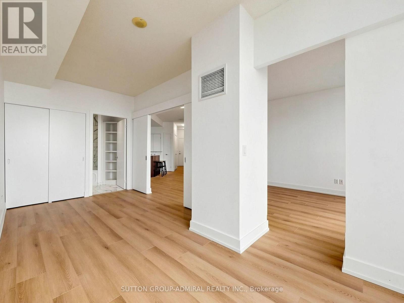 1410 - 218 Queens Quay W Property Photo 15