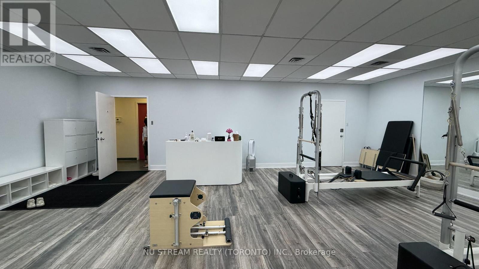 207 - 5635 Yonge Street Property Photo 3