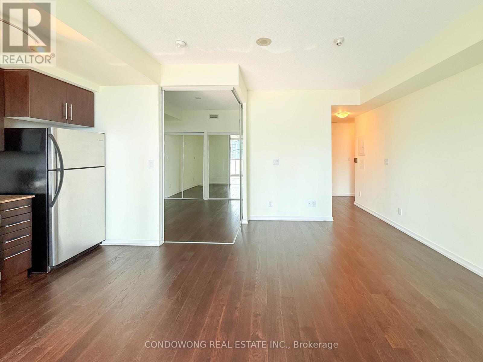 2611 - 55 Bremner Boulevard Property Photo 3