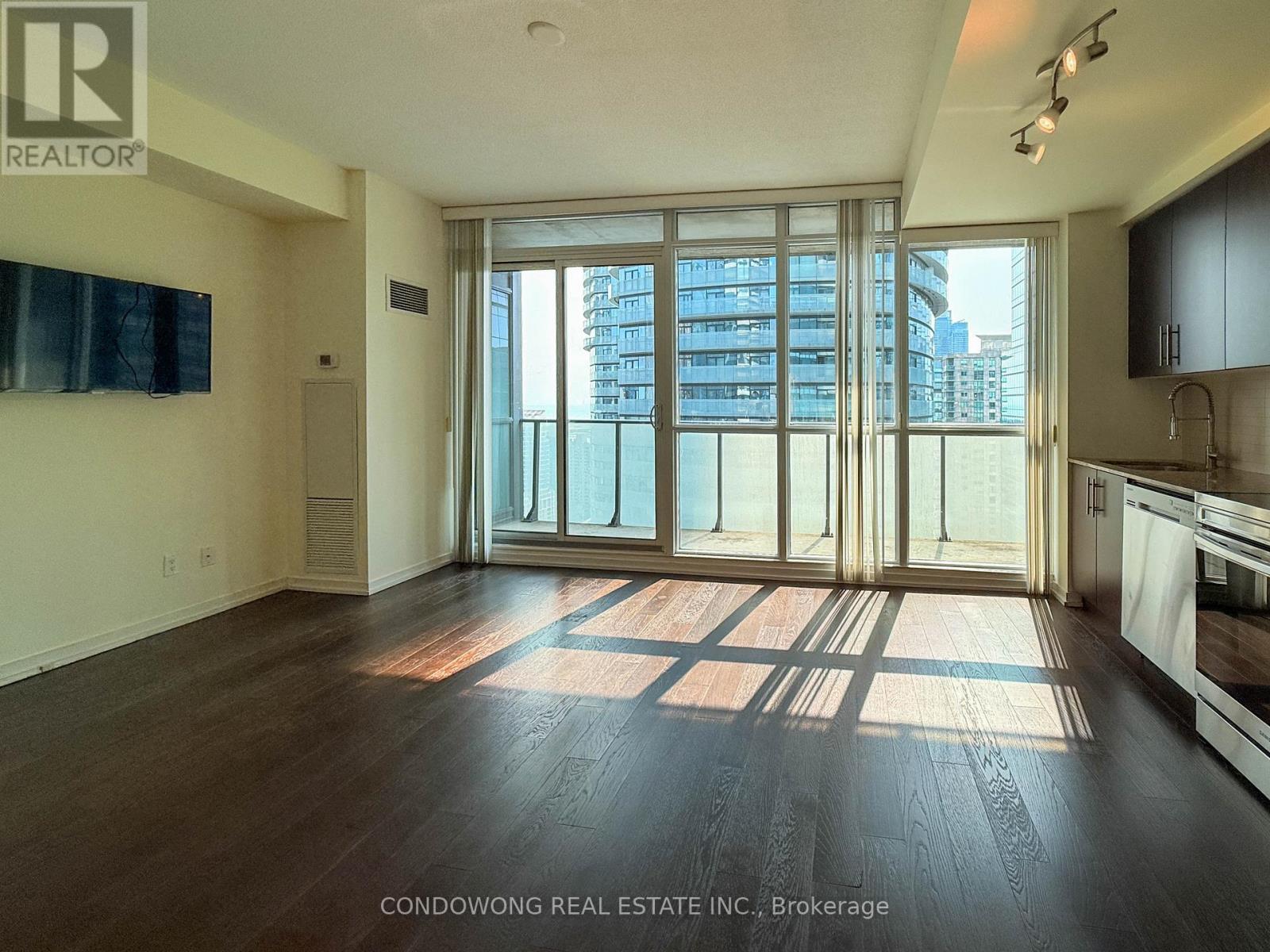 2611 - 55 Bremner Boulevard Property Photo 4