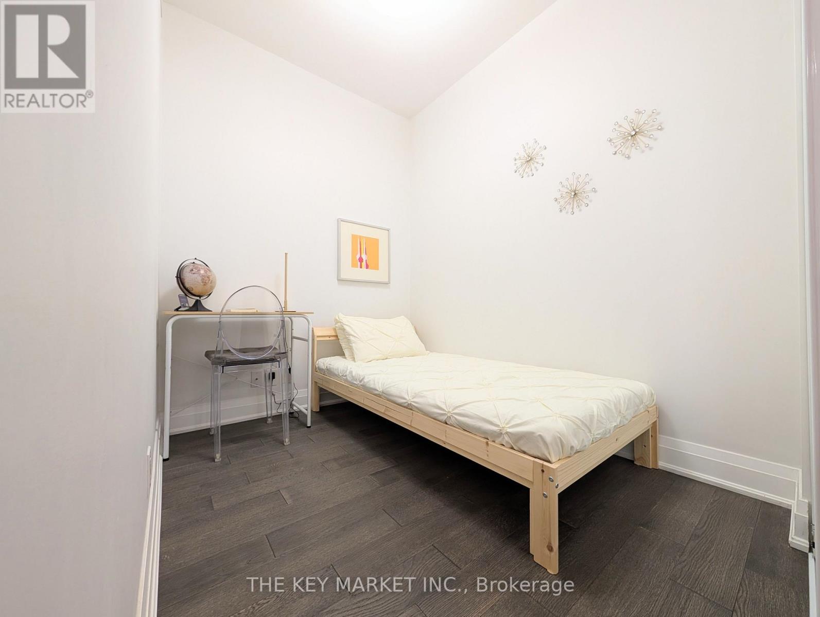 217 - 21 Clairtrell Road Property Photo 13