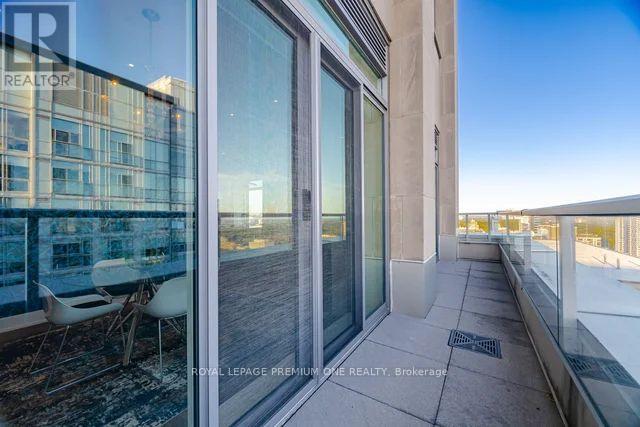 1903 - 111 St Clair Avenue W Property Photo 24
