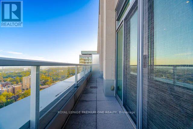 1903 - 111 St Clair Avenue W Property Photo 25