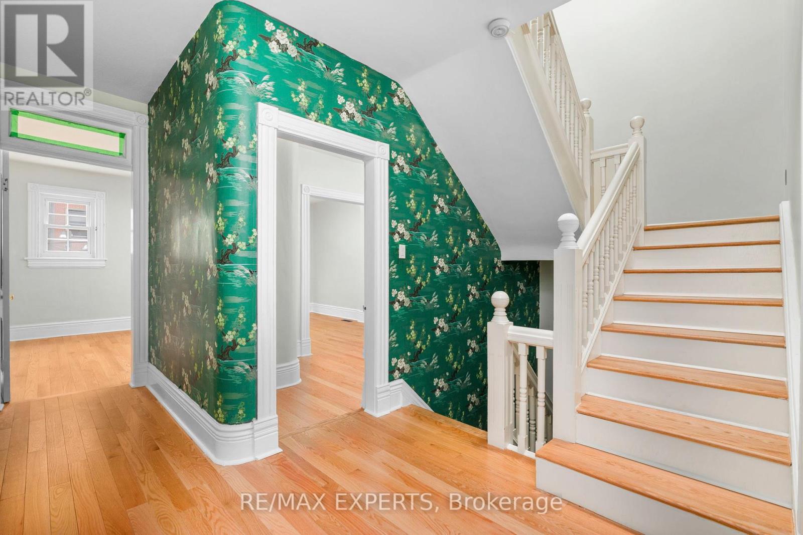 382 Bathurst Street Property Photo 16