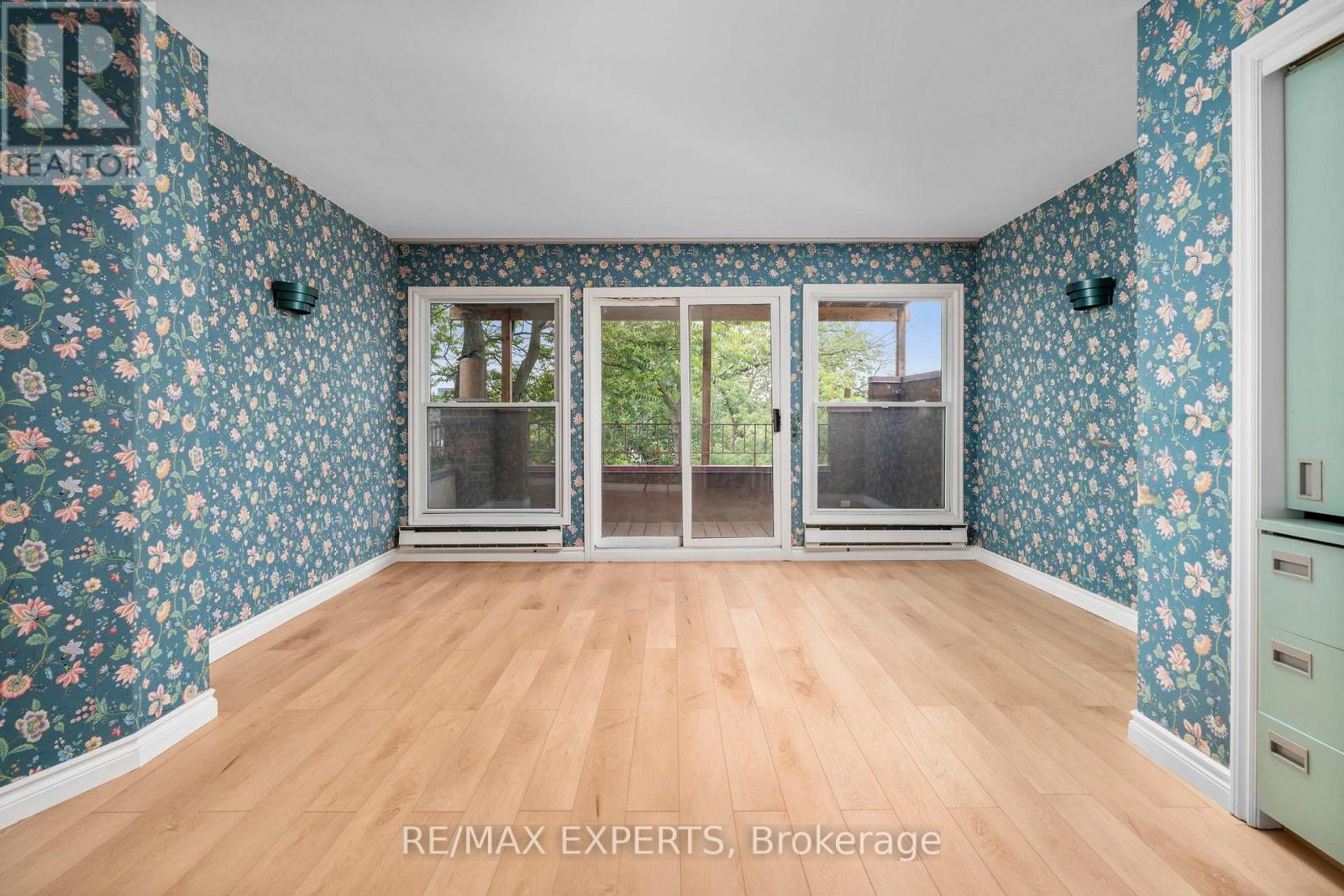 382 Bathurst Street Property Photo 28