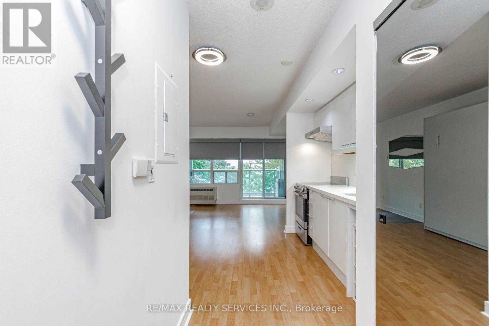 208 - 19 Avondale Avenue Property Photo 15