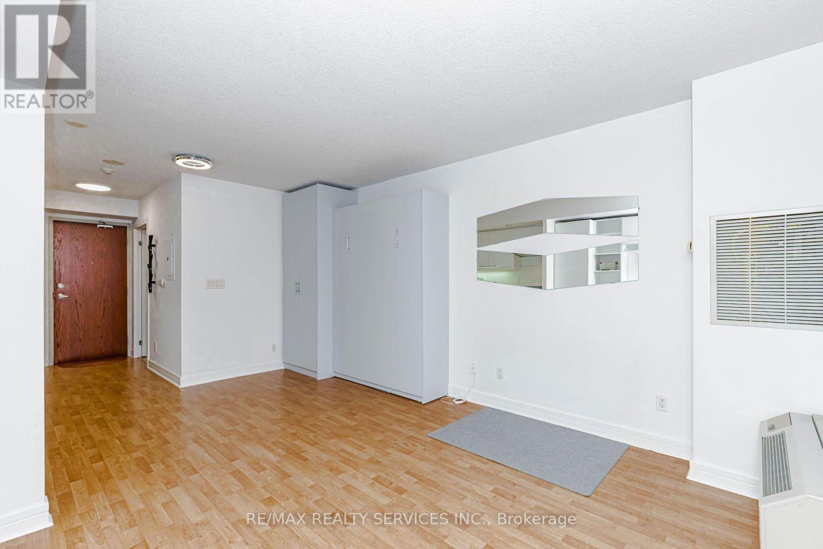 208 - 19 Avondale Avenue Property Photo 30