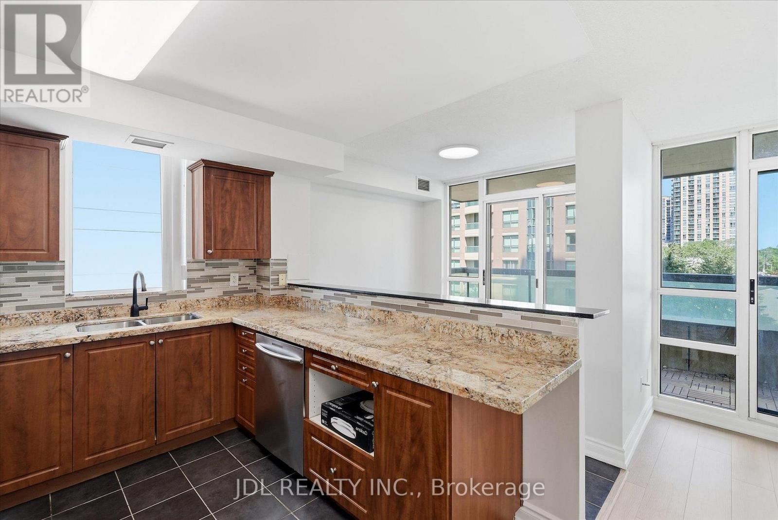 516 - 503 Beecroft Road Property Photo 12