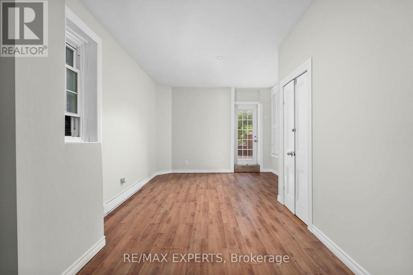 382 Bathurst Street Property Photo 19