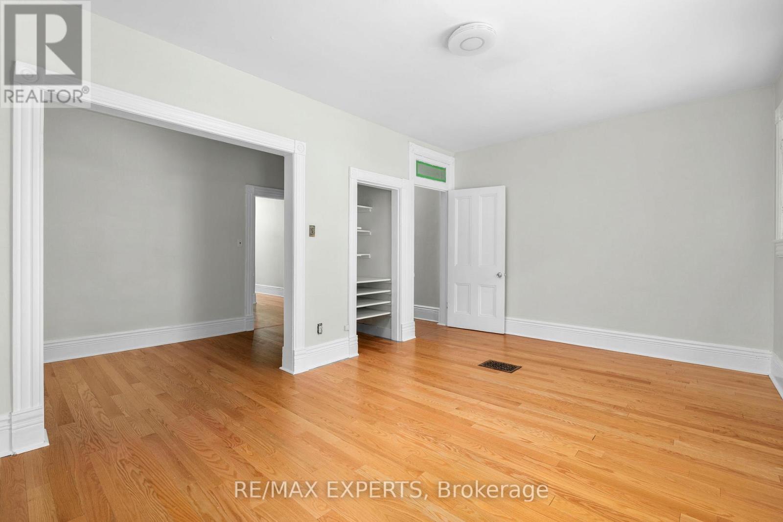 382 Bathurst Street Property Photo 20