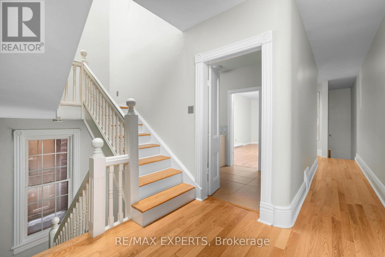 382 Bathurst Street Property Photo 24