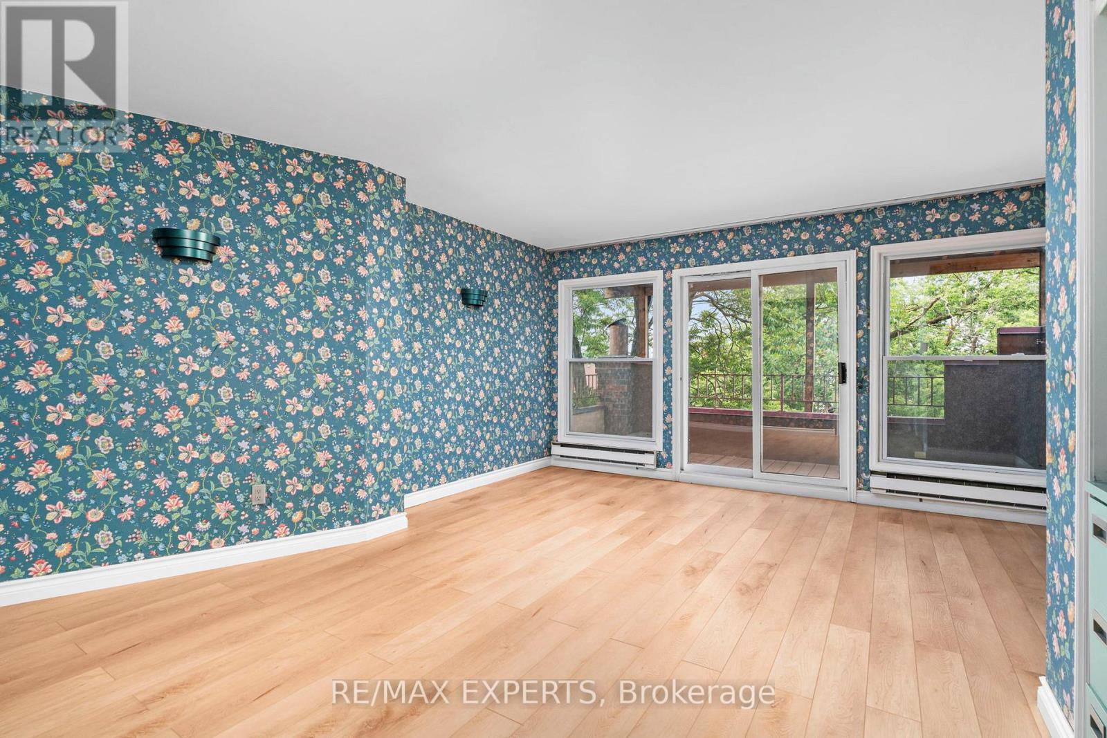 382 Bathurst Street Property Photo 27