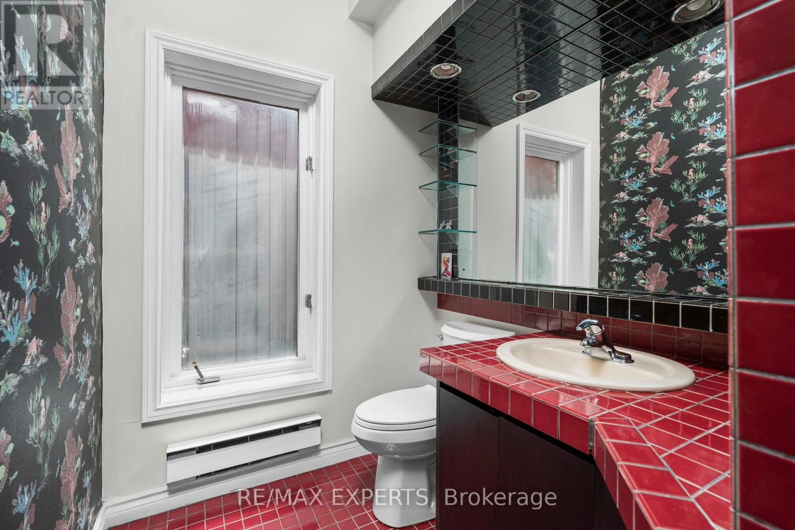 382 Bathurst Street Property Photo 30