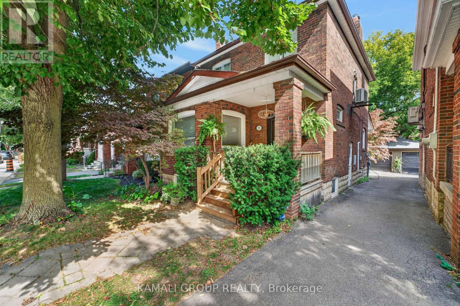 19 Belle Ayre Boulevard Property Photo 1