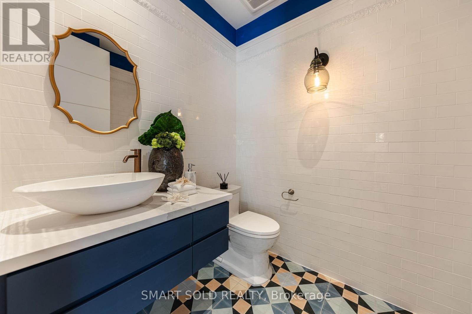 231 Hounslow Avenue Property Photo 11