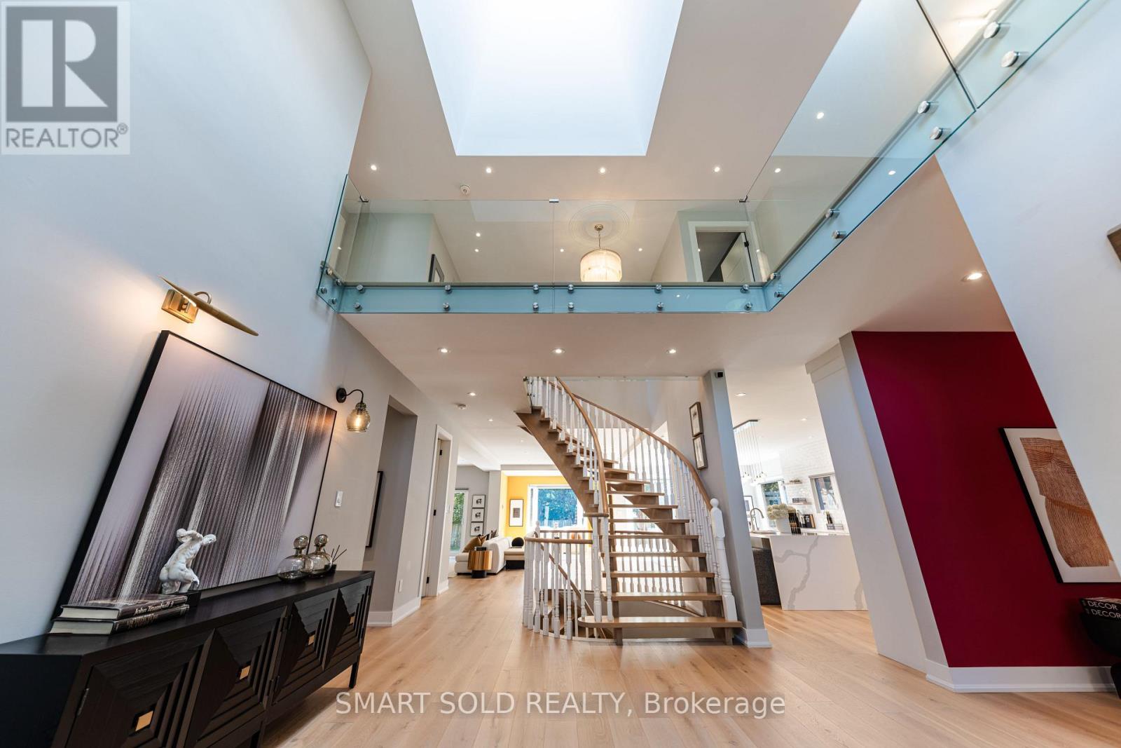231 Hounslow Avenue Property Photo 14