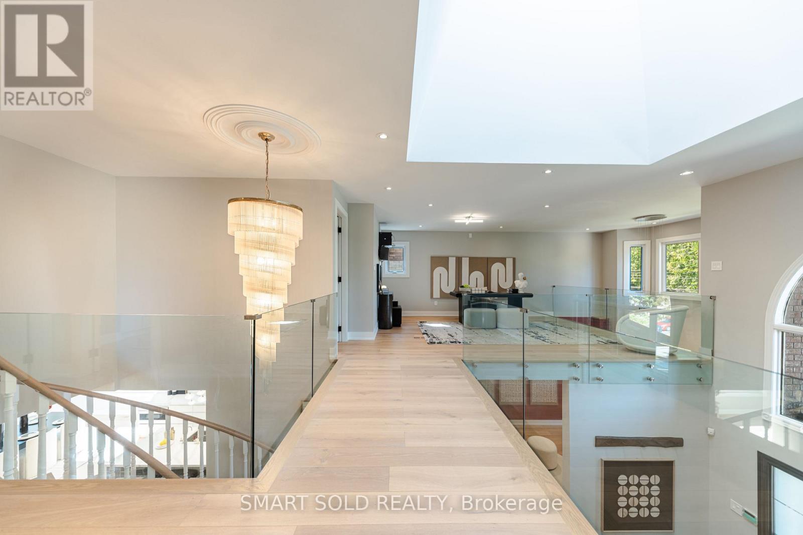 231 Hounslow Avenue Property Photo 15
