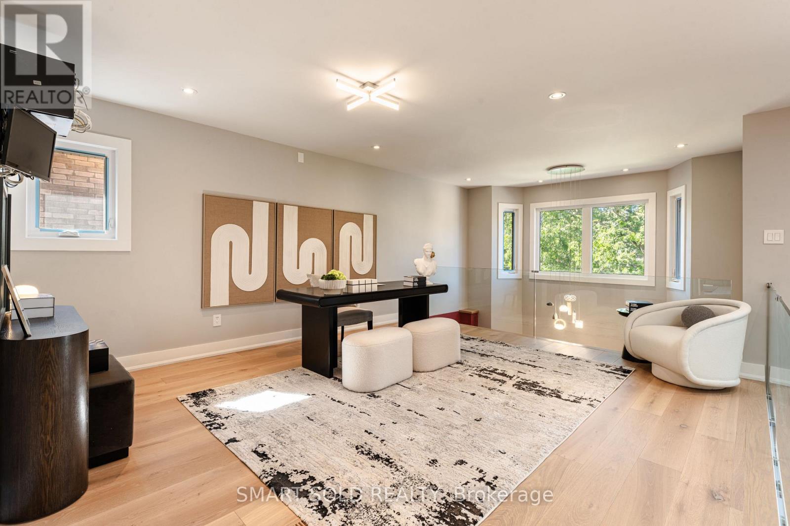 231 Hounslow Avenue Property Photo 16