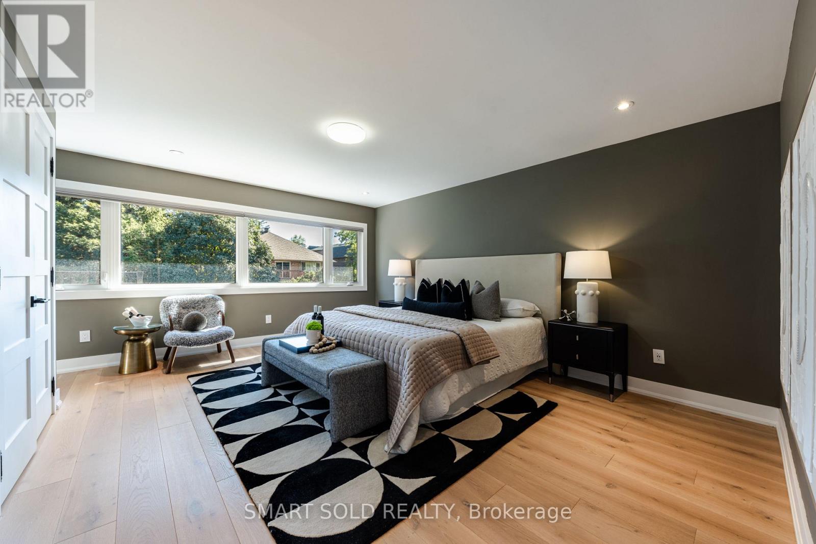 231 Hounslow Avenue Property Photo 18