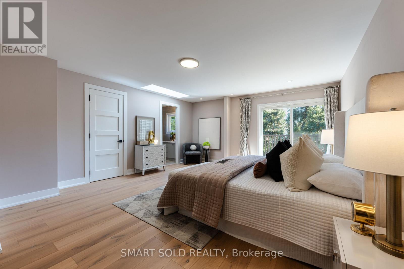 231 Hounslow Avenue Property Photo 22