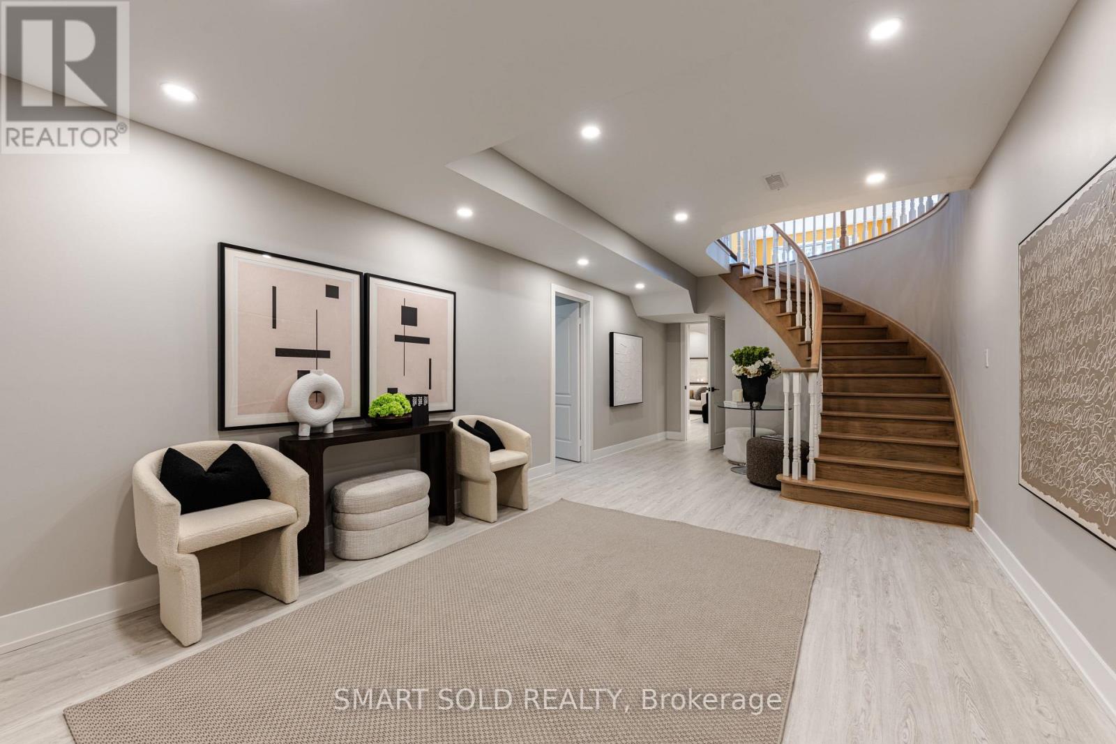 231 Hounslow Avenue Property Photo 28