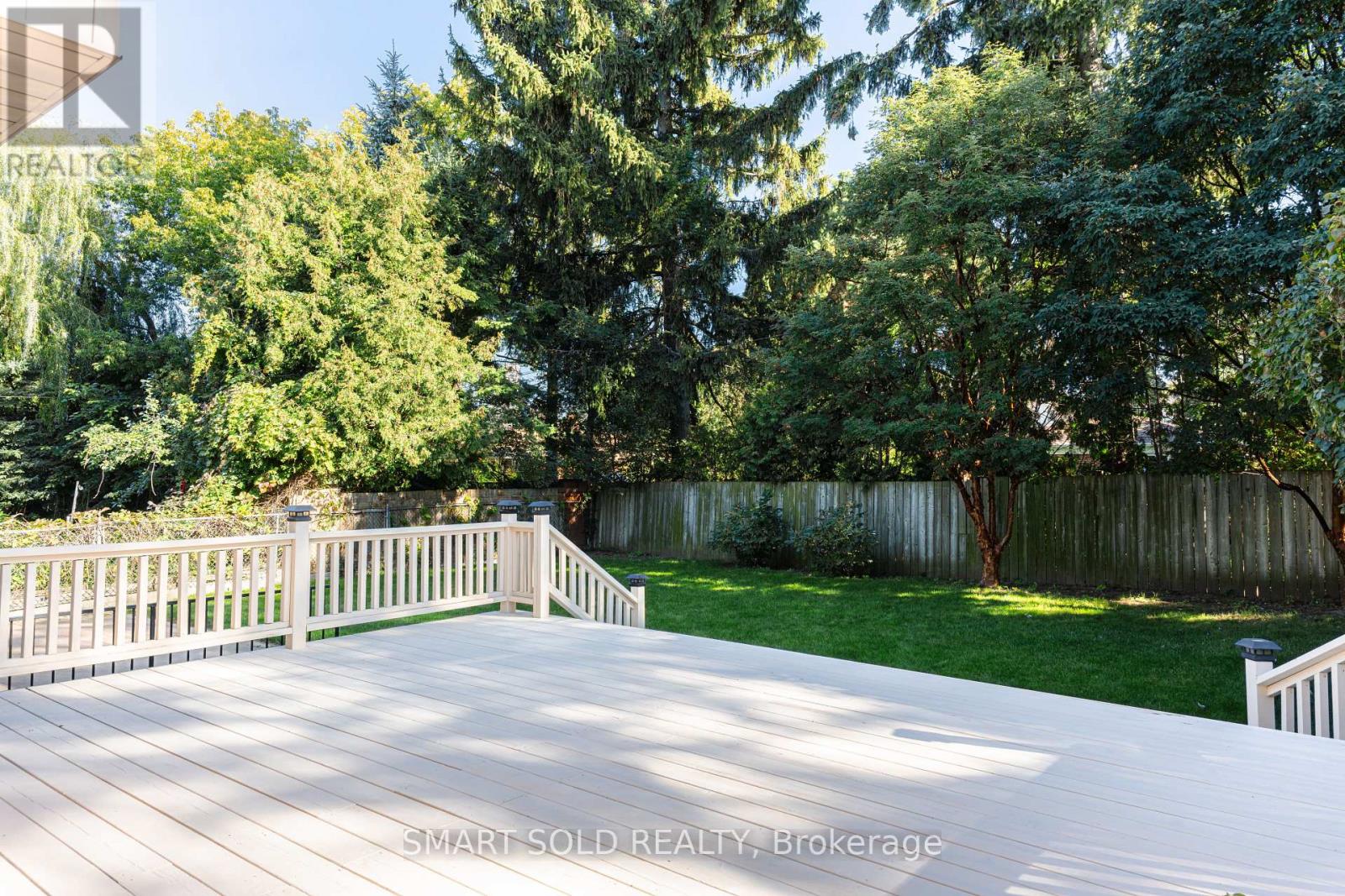 231 Hounslow Avenue Property Photo 37