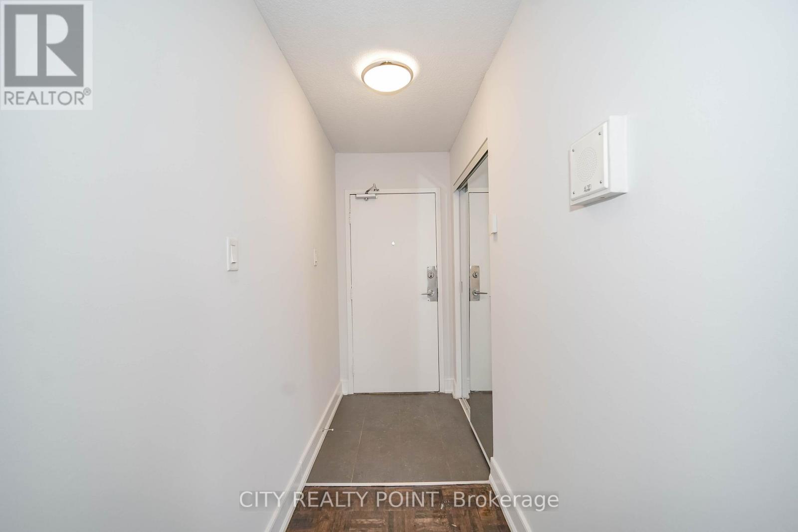 402 - 33 Isabella Street Property Photo 7