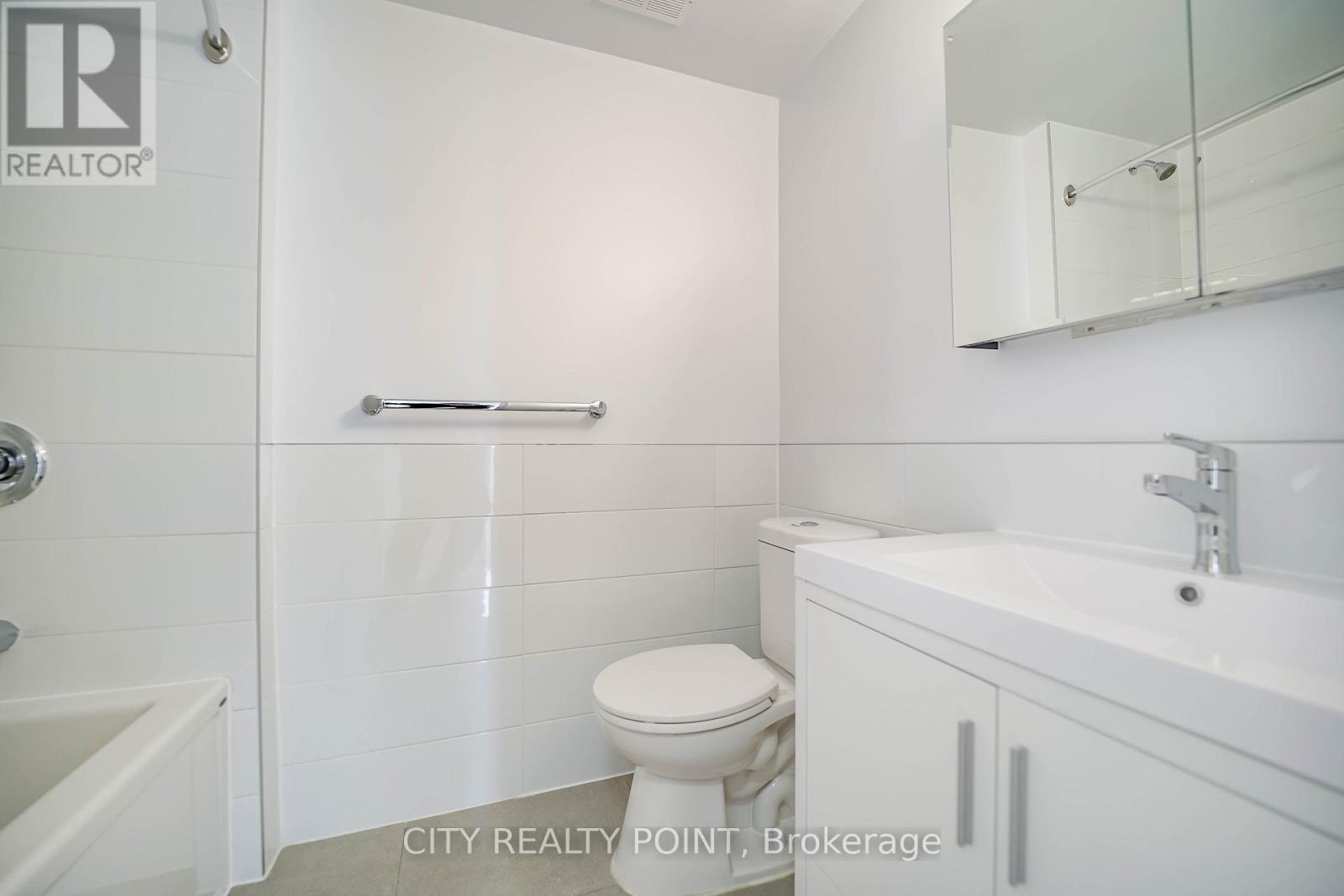 507 - 10 Shallmar Boulevard Property Photo 8