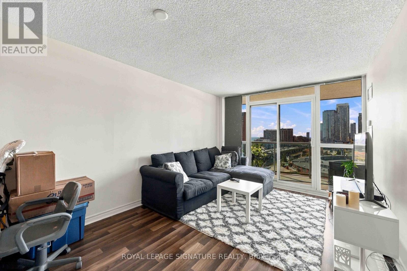 1612 - 25 Lower Simcoe Street Property Photo 3