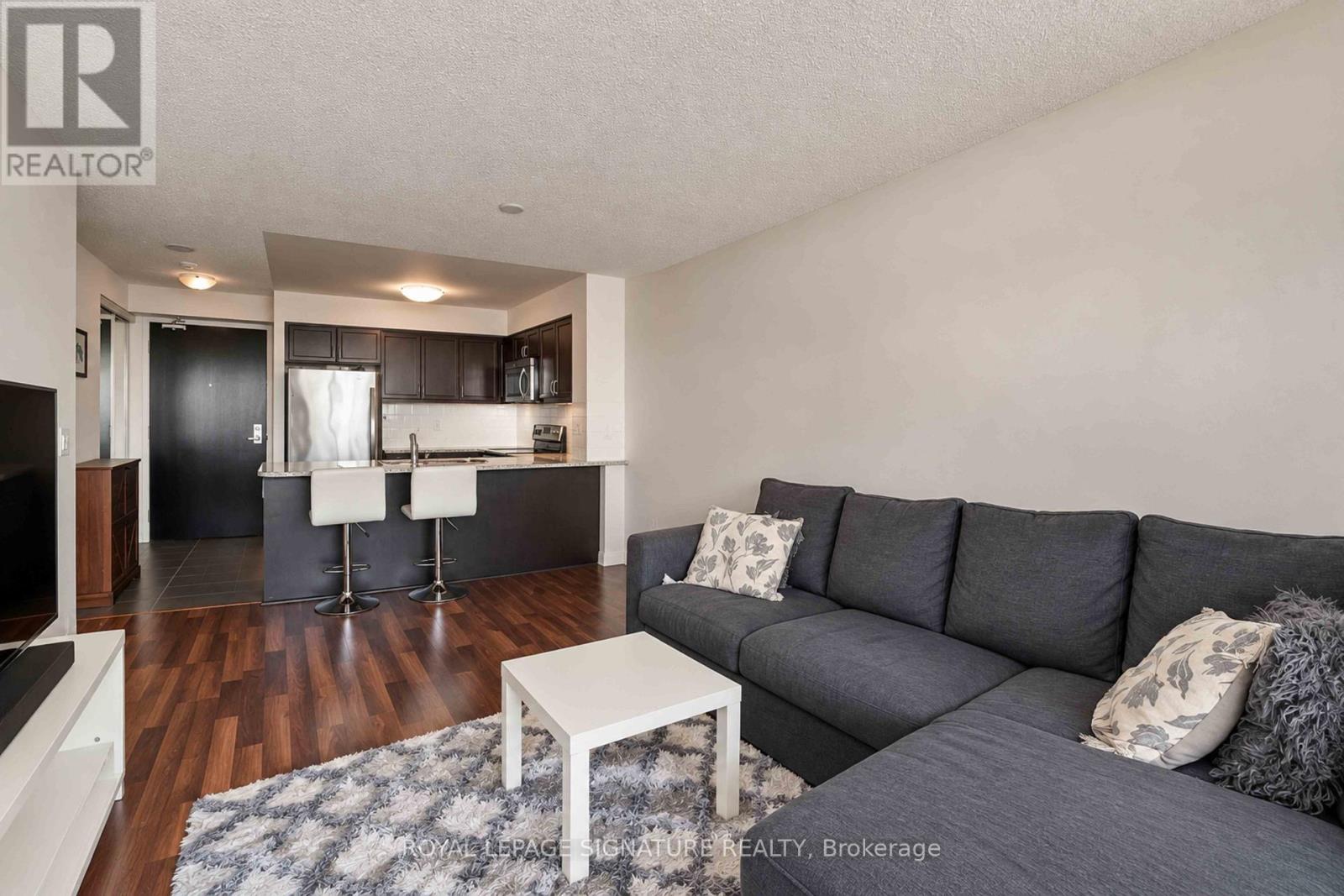 1612 - 25 Lower Simcoe Street Property Photo 4