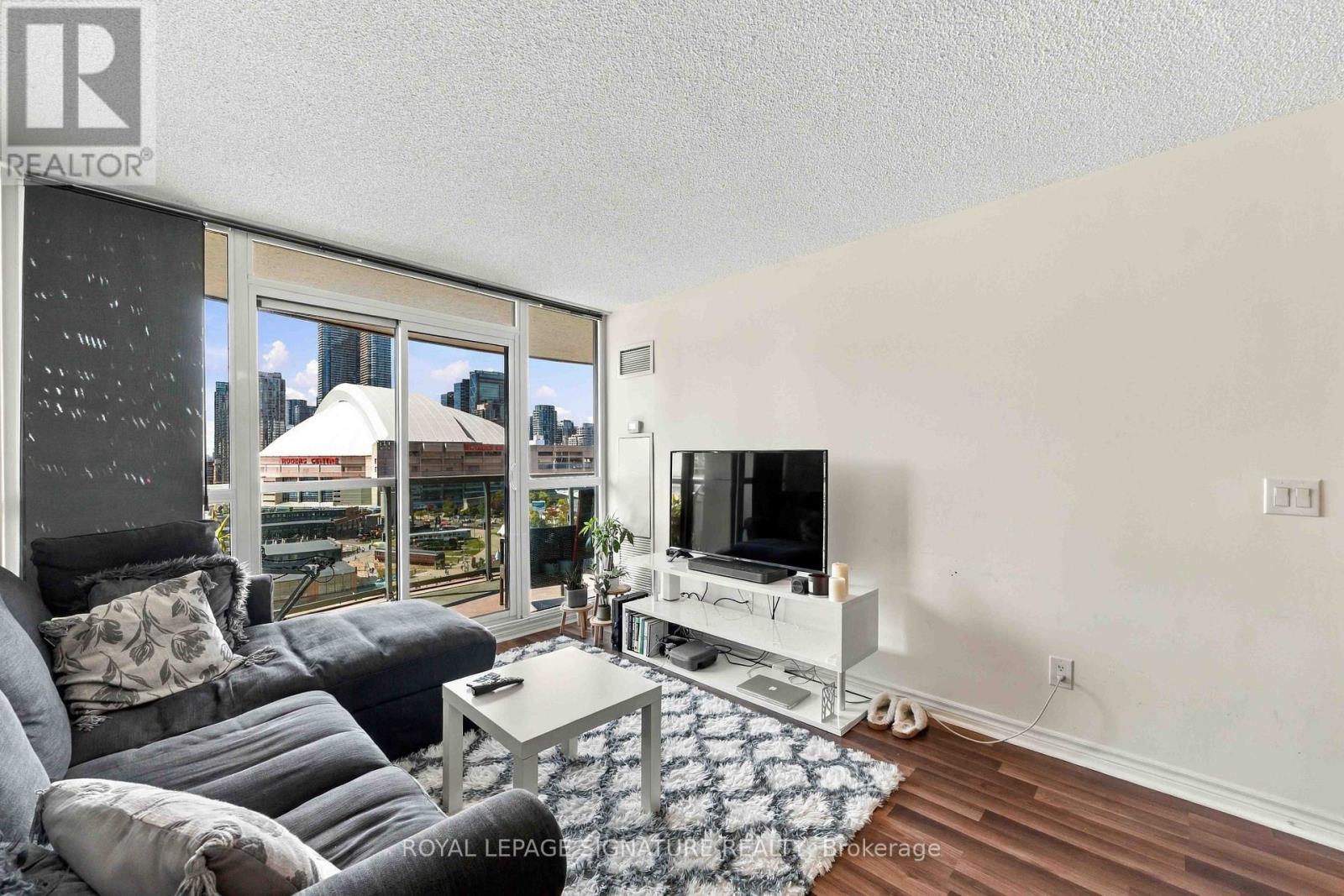 1612 - 25 Lower Simcoe Street Property Photo 6