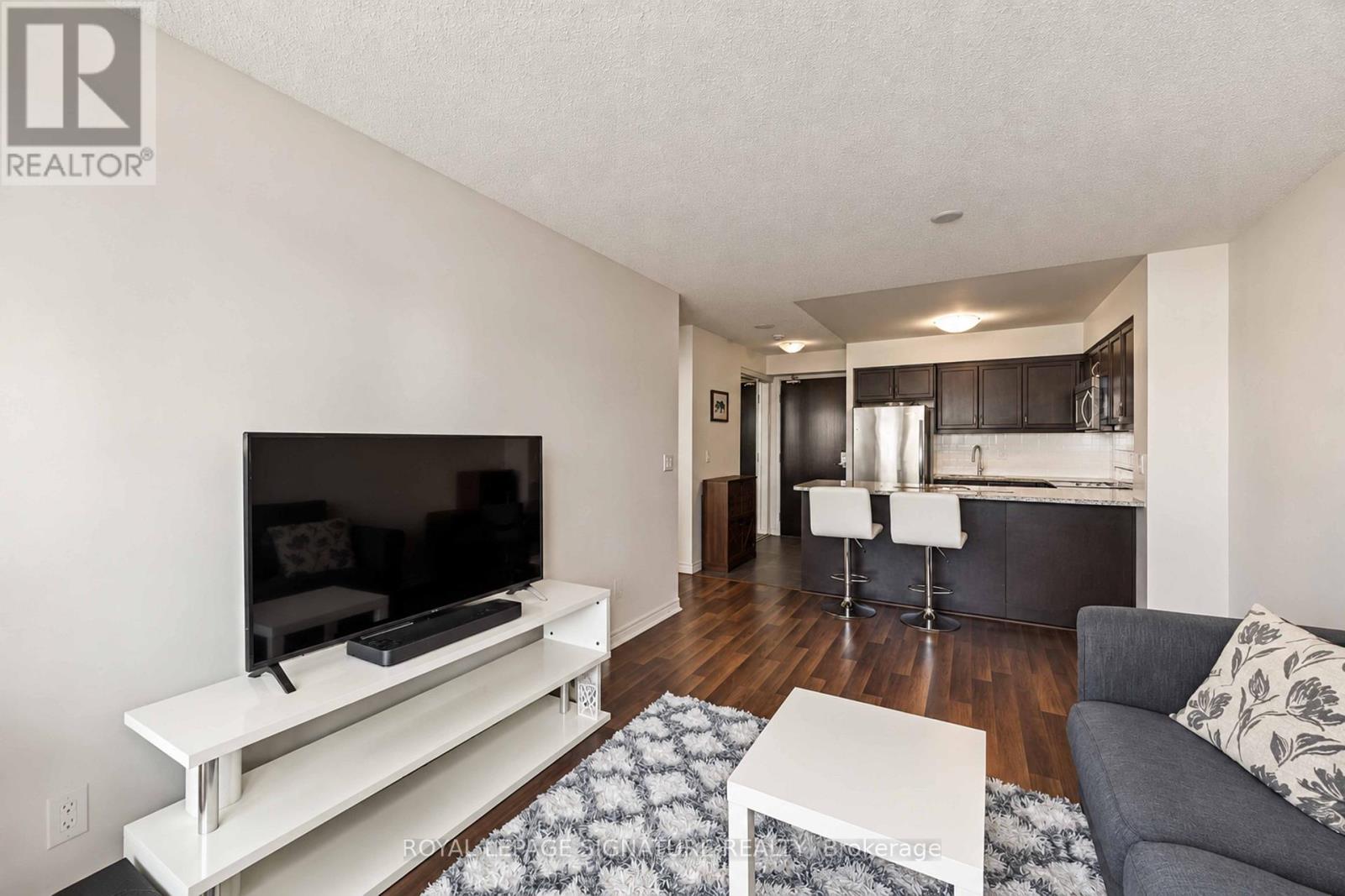 1612 - 25 Lower Simcoe Street Property Photo 7
