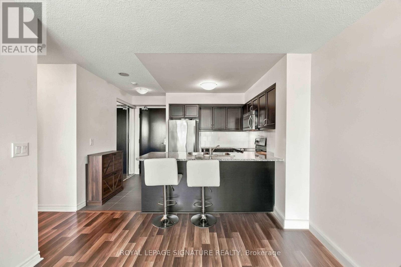 1612 - 25 Lower Simcoe Street Property Photo 8