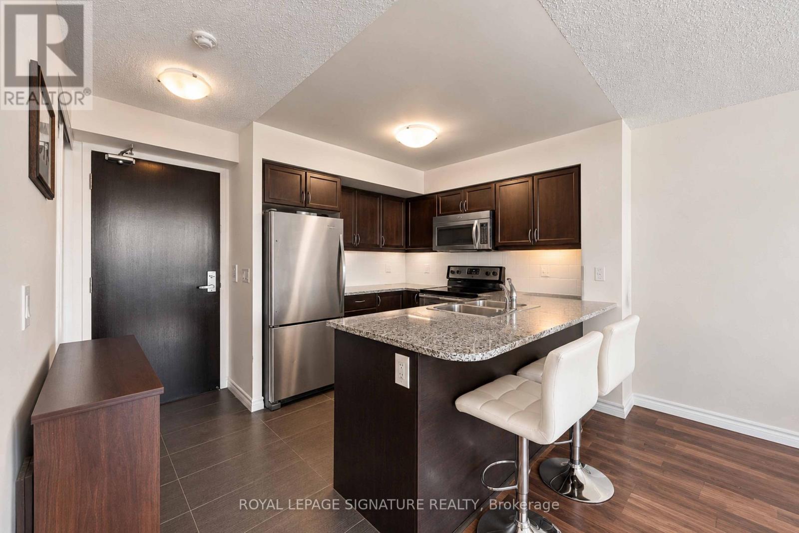 1612 - 25 Lower Simcoe Street Property Photo 9