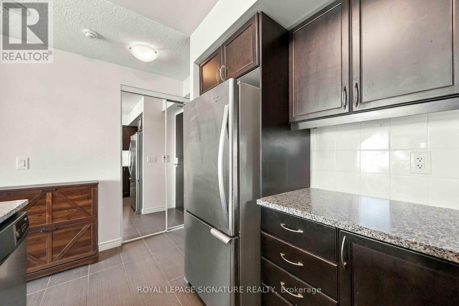 1612 - 25 Lower Simcoe Street Property Photo 13