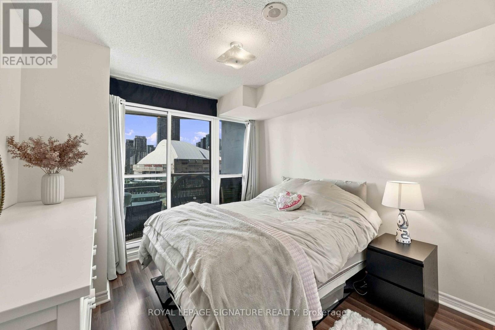 1612 - 25 Lower Simcoe Street Property Photo 15
