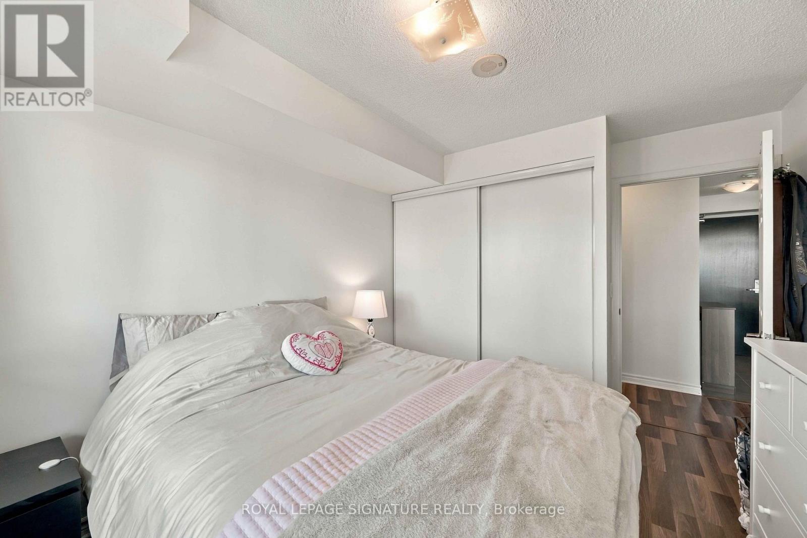 1612 - 25 Lower Simcoe Street Property Photo 17