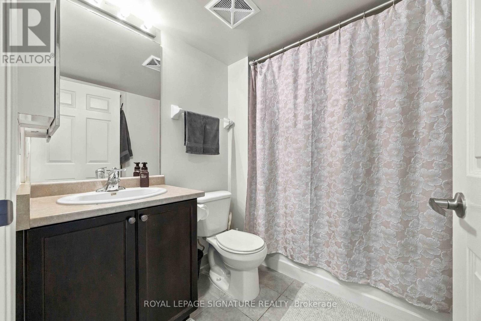 1612 - 25 Lower Simcoe Street Property Photo 18