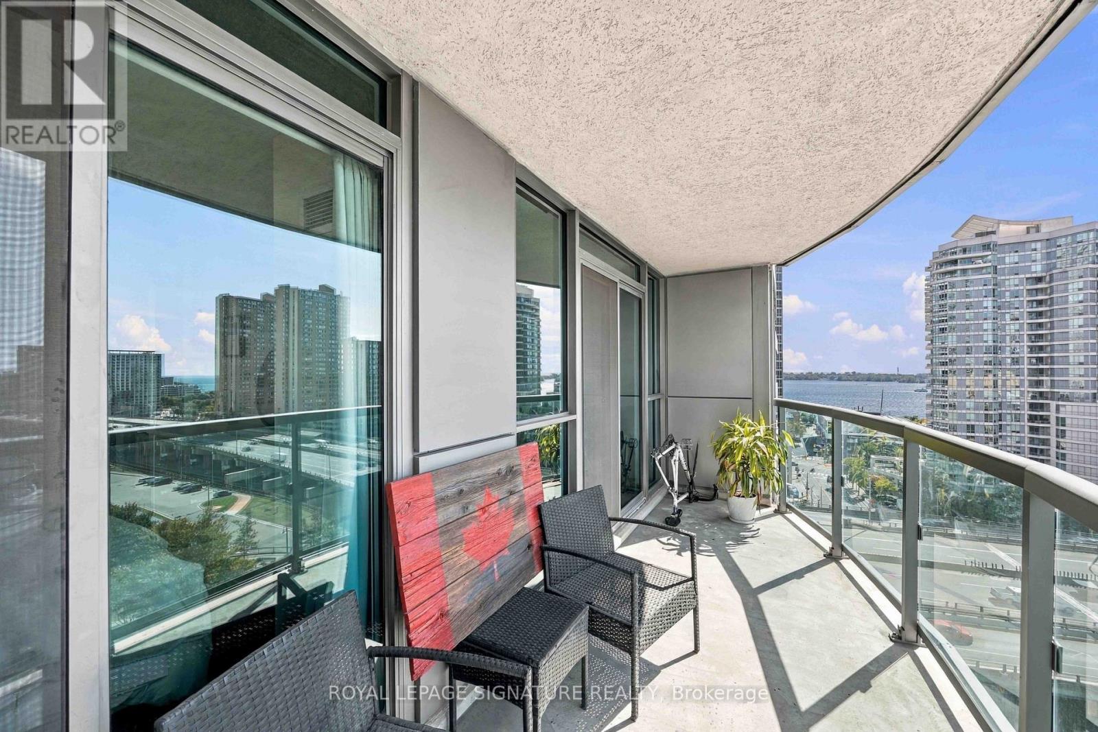 1612 - 25 Lower Simcoe Street Property Photo 20