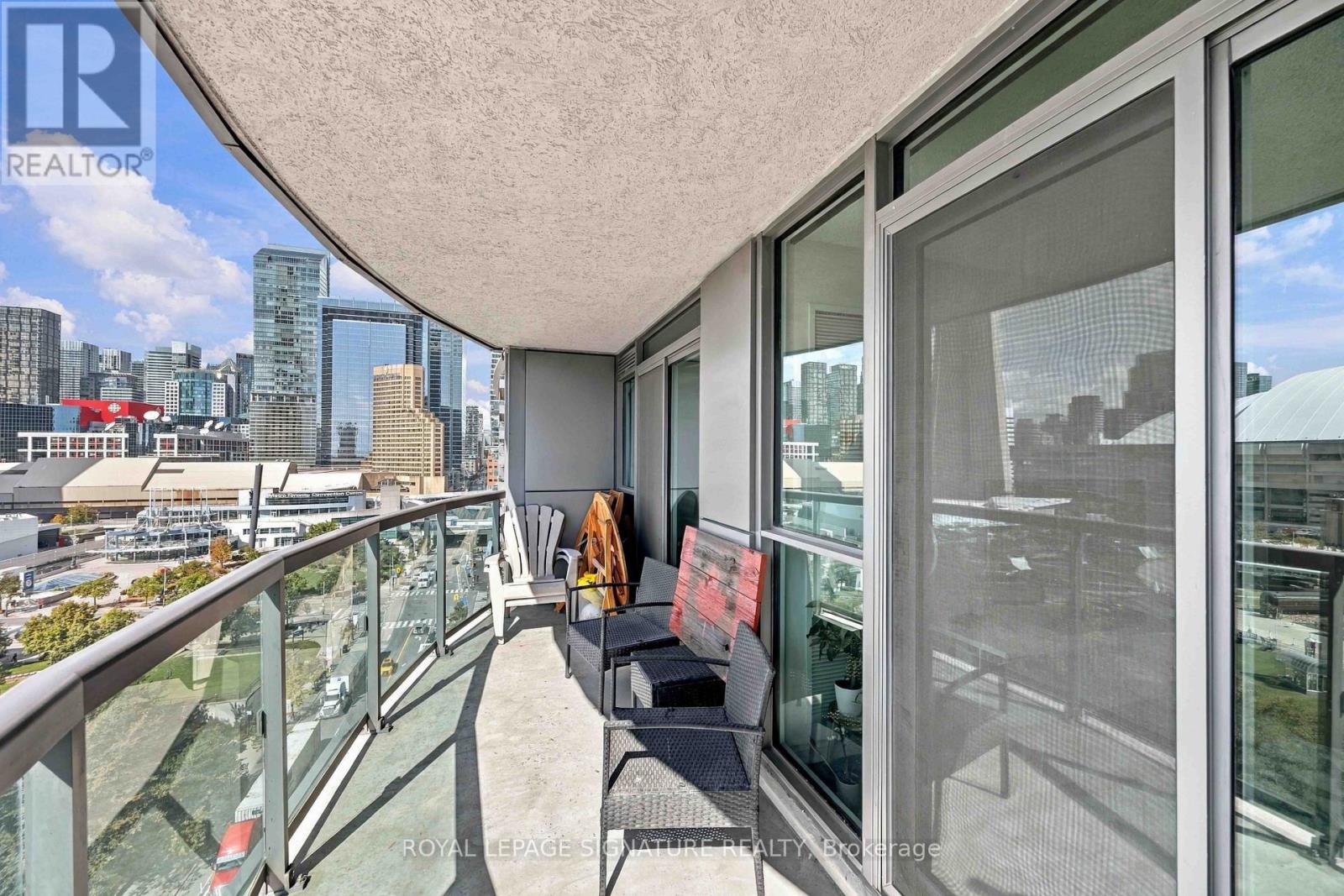 1612 - 25 Lower Simcoe Street Property Photo 21