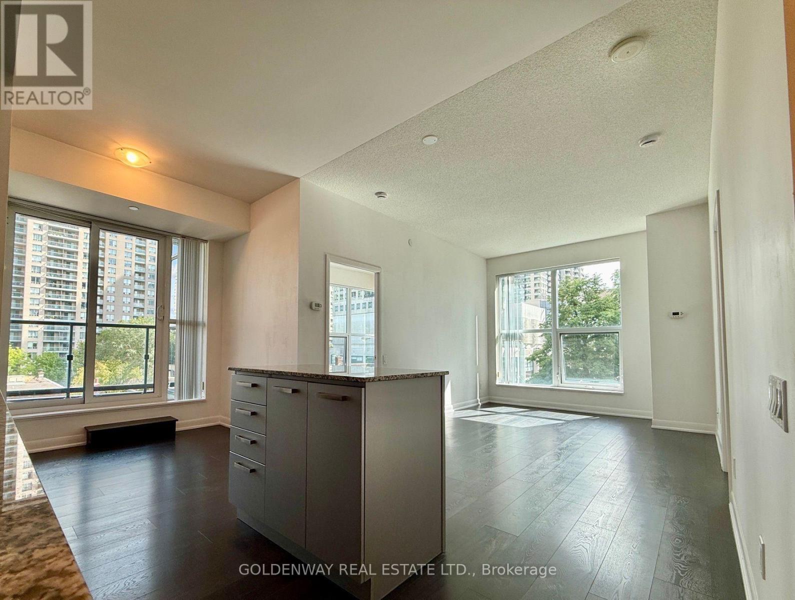 110 - 5168 Yonge Street Property Photo 5