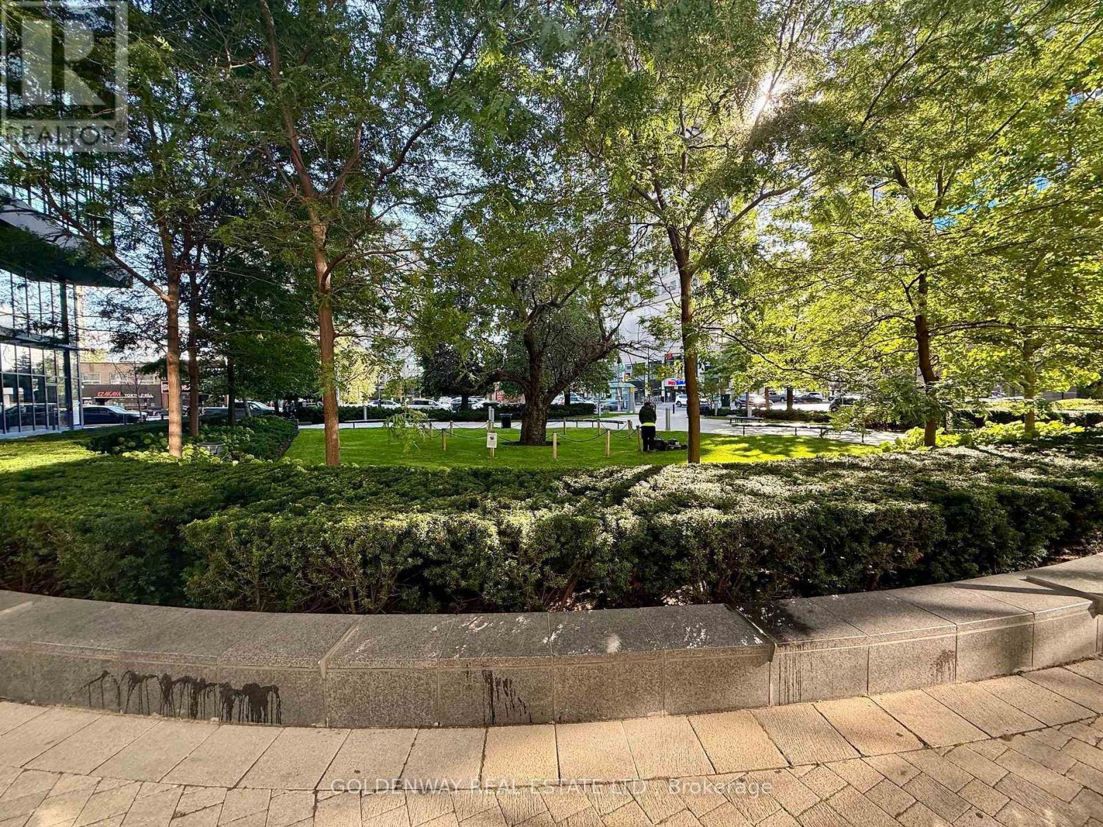 110 - 5168 Yonge Street Property Photo 32