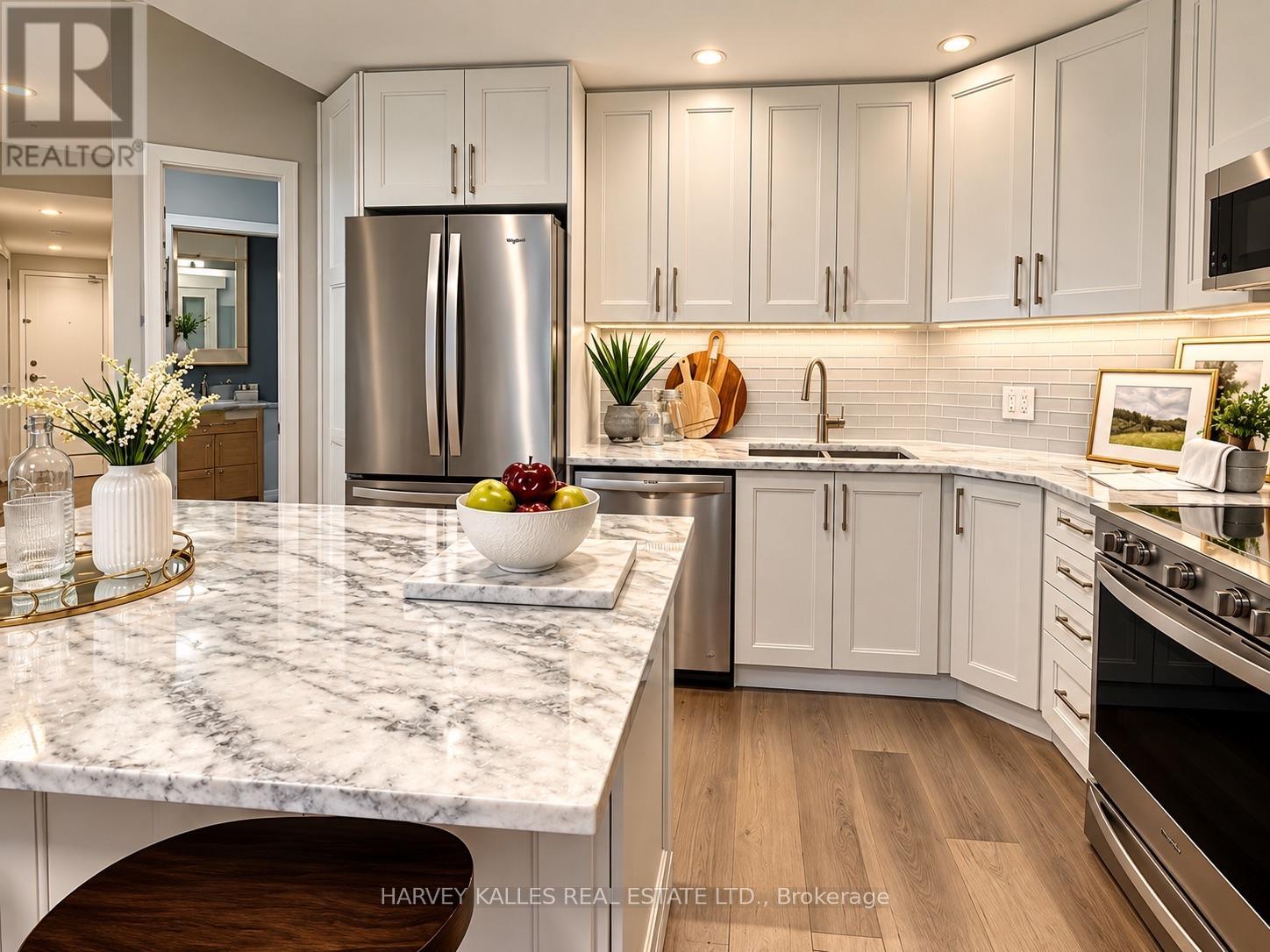 502 - 218 QUEENS QUAY W Property Photo 1